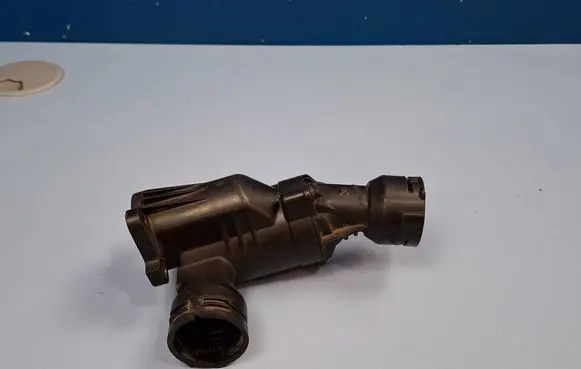 Audi A6 S6 C7 4G Thermostat/thermostat housing 04L121111H