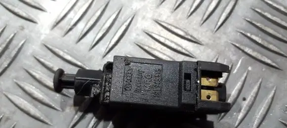 Volkswagen PASSAT B3 Brake pedal sensor switch 191945515