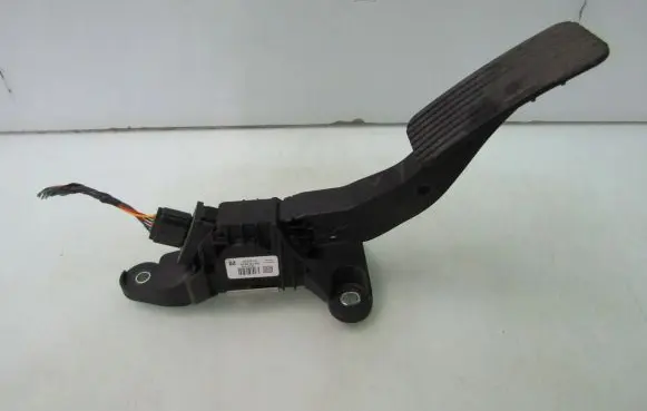 KIA Rio Accelerator throttle pedal