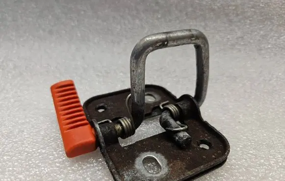 Volkswagen Caddy Engine bonnet/hood lock/latch loop/hook 1K8823186D