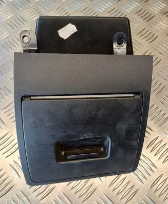 BMW 5 E60 E61 Glove box 585300105