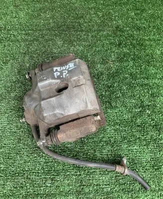 Toyota Prius (XW30) Front brake caliper 