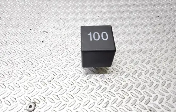 Volkswagen Polo IV 9N3 Other relay 7M0951253A