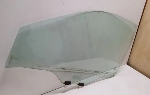 Nissan Navara D23 Front door window glass four-door 803015XA0A