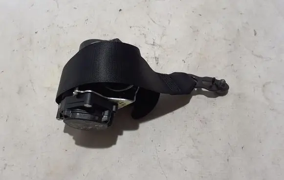 BMW i5 G60 Front seatbelt 72115A33070