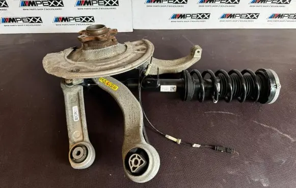 BMW 5 G30 G31 Front wheel hub spindle knuckle 6873733