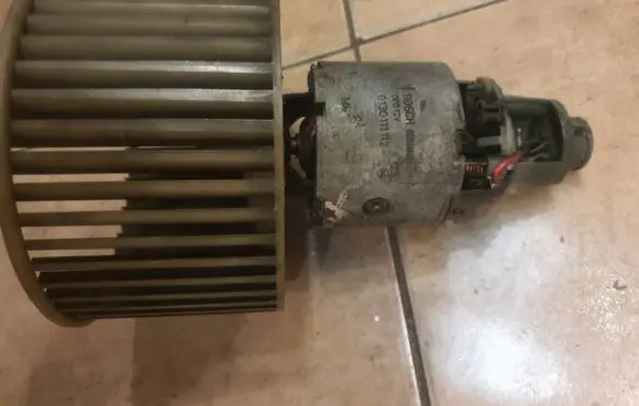 Audi 100 S4 C4 Heater fan/blower 0130111112
