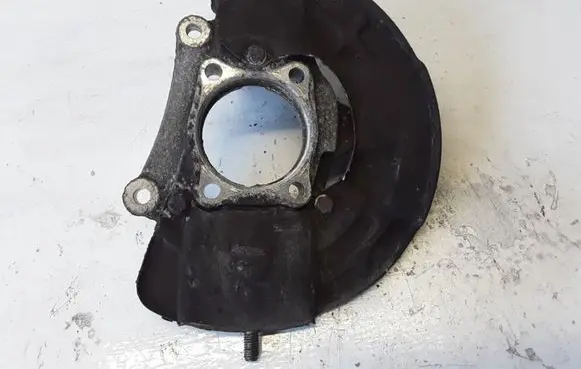 Volvo XC70 Front wheel hub 9461943