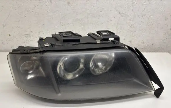 Audi A6 S6 C5 4B Headlight/headlamp 15593000