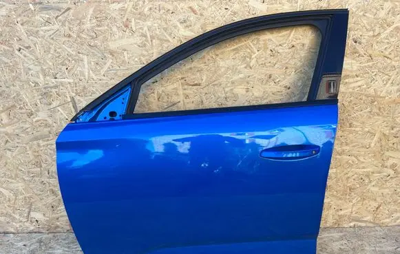 Peugeot 308 Front door