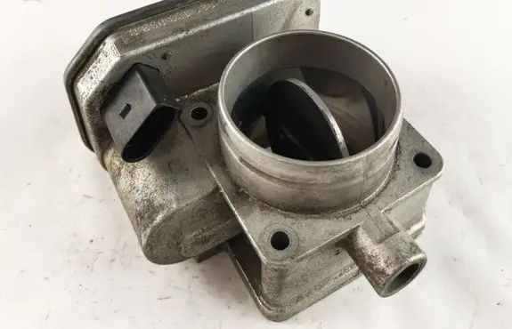 Volkswagen Caddy Throttle valve 038128063C