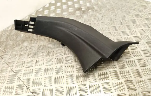 Foot area side trim
