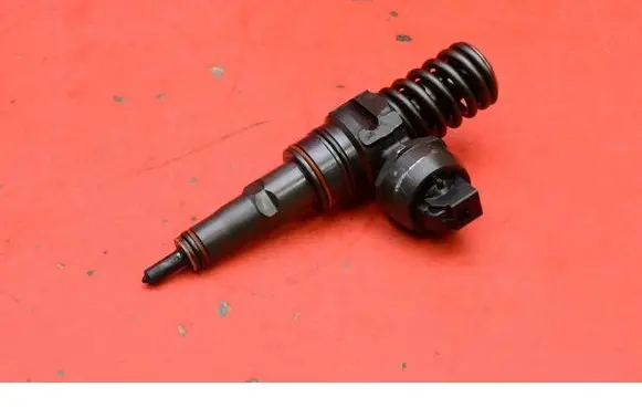 Volkswagen PASSAT B5.5 Fuel injector 038130073AR