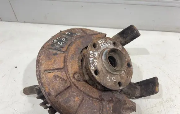 Skoda Octavia Mk2 (1Z) Front wheel hub