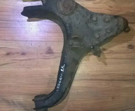 Mitsubishi Pajero Front lower control arm/wishbone