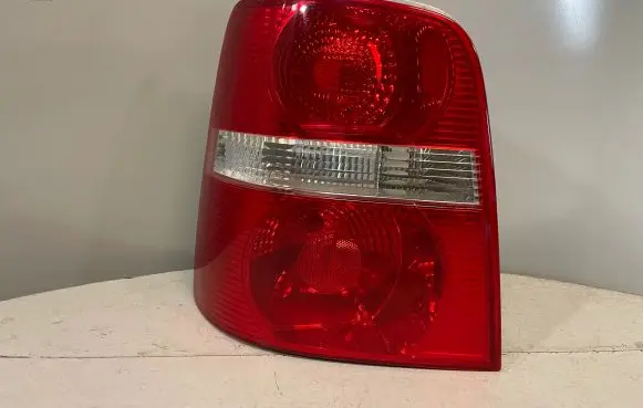 Volkswagen Touran I Rear/tail lights 1T0945111E