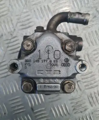 Volkswagen PASSAT B5.5 Power steering pump 038145255D
