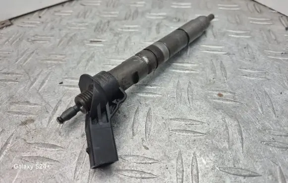 Opel Insignia A Fuel injector 55565209 0445117018
