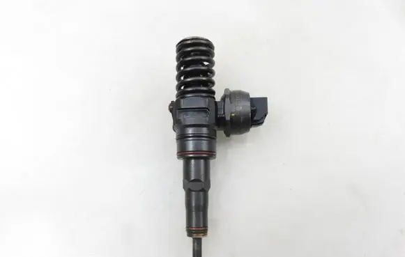 Audi A4 S4 B6 8E 8H Fuel injector 0414720214 038130073AR