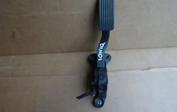 Hyundai Ioniq Accelerator throttle pedal