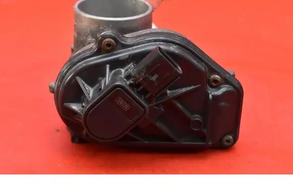 Ford Focus C-MAX Throttle body valve 2S6UFA