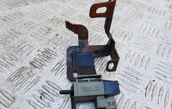 KIA Carens III Vacuum valve 851202A400