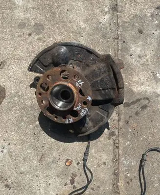 Mercedes-Benz A W169 Front wheel hub