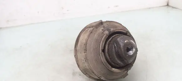 Volvo S60 Gearbox mount 8624755