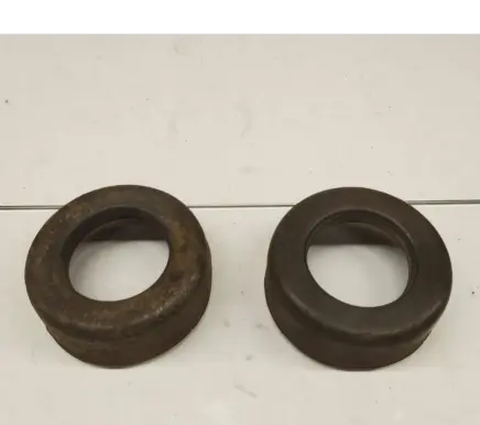 Mercedes-Benz 190 W201 Rear coil spring rubber mount 2013251044