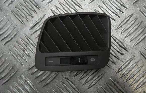 Rear air vent grill