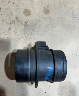Volkswagen PASSAT B6 Mass air flow meter 03G906461C 0281002735