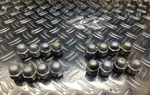 Peugeot iOn Nuts/bolts 