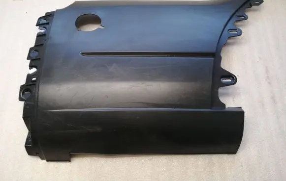Rear fender molding trim