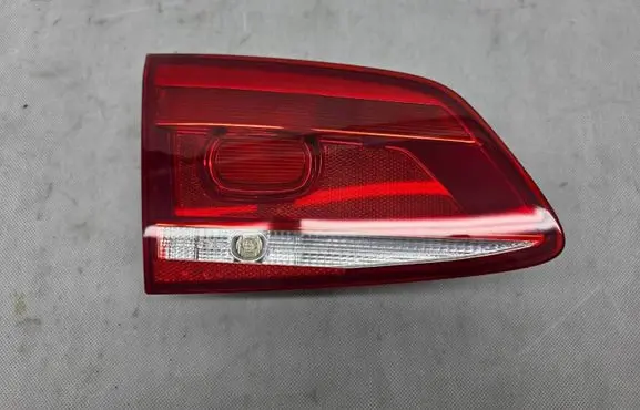 Tailgate rear/tail lights