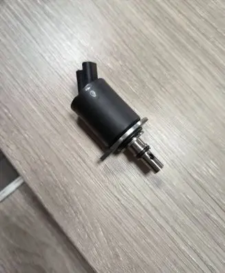 Peugeot 407 Fuel pressure regulator 13150352