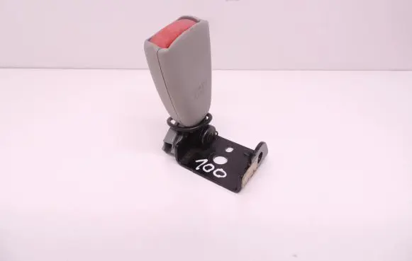 Volvo C70 Rear seatbelt buckle 30780610