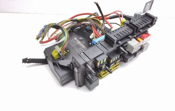 Mercedes-Benz E C207 W207 Fuse module A2129060505 A2129012304 A2129028502