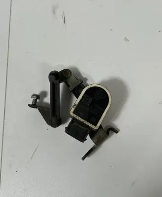 BMW 5 F10 F11 Headlight/headlamp level sensor 6860843