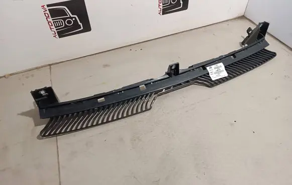 Volkswagen Tiguan Front grill 5NN805705F 95X20723