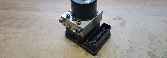 Volvo V50 ABS Pump 30647857A 4M512C405AC 10096004123