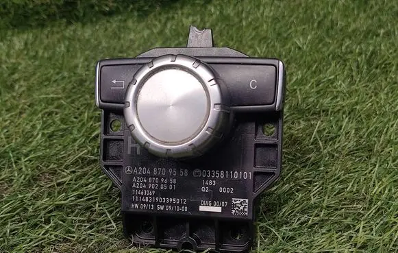 Mercedes-Benz C W204 Multifunctional control switch/knob A2048709558 A2048709658 A2049020501