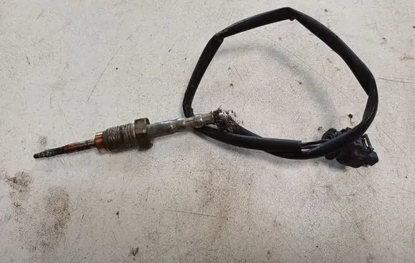 BMW 5 F10 F11 Exhaust gas temperature sensor 7805606