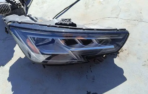 Audi A4 S4 B9 Headlight/headlamp 8W0941036