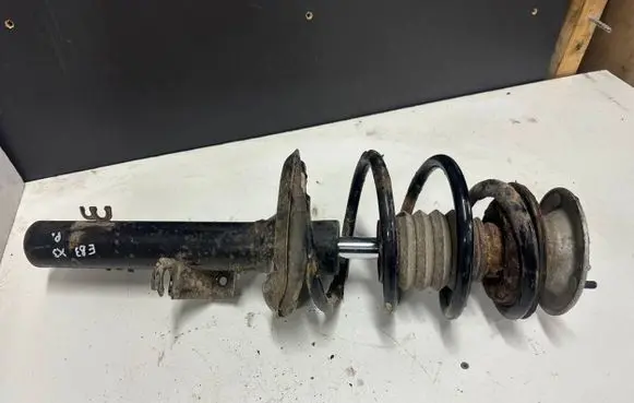 BMW X3 E83 Front shock absorber with coil spring 3175700 824904012986 36K76A