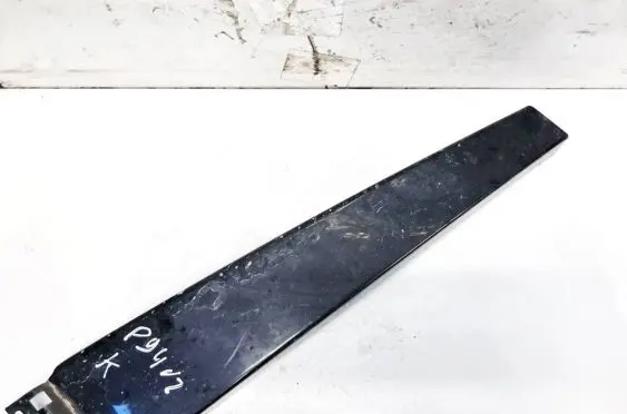 Audi A4 S4 B6 8E 8H Front door glass trim molding 8E0853289D