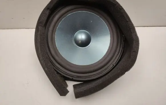 Mercedes-Benz C W204 Front door speaker A2048202102