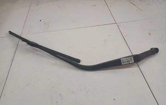 Front wiper blade arm