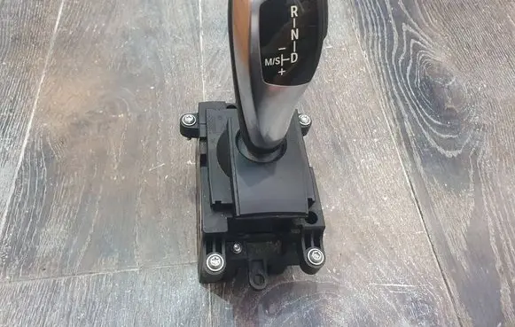 BMW 5 F10 F11 Gear shift switch/knob 9218102 1001997100