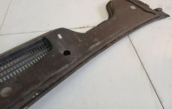 Ford Focus C-MAX Wiper trim 3M51R02216A 3M51-R02216-A
