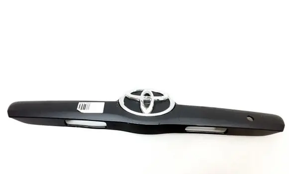 Toyota Camry Trunk door license plate light bar 7680106120